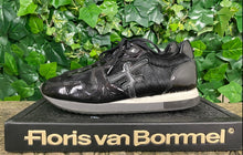 Afbeelding in Gallery-weergave laden, Zo goed als nieuw Pony hair Sneakers van Floris van Bommel maat 38