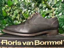 Afbeelding in Gallery-weergave laden, zo goed als nieuw veterschoen Floris van Bommel maat 43 1/3