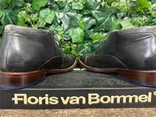 Afbeelding in Gallery-weergave laden, zo goed als nieuw veterschoen van Floris van Bommel maat 41,5