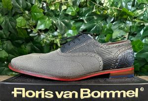 Nieuwe veterschoenen van Floris van Bommel maat 46
