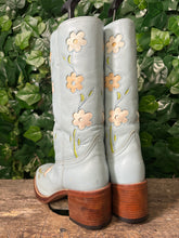 Afbeelding in Gallery-weergave laden, Amper gedragen vintage blokhak laars van Sendra maat 42