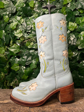 Afbeelding in Gallery-weergave laden, Amper gedragen vintage blokhak laars van Sendra maat 42