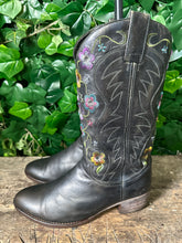 Afbeelding in Gallery-weergave laden, mooie sendra laars met bloemen maat 40