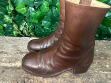 Afbeelding in Gallery-weergave laden, supergave vintage retro blokhak laarsje van Sendra maat 39