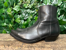 Afbeelding in Gallery-weergave laden, Nieuwe boots van Sendra maat 42