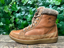 Afbeelding in Gallery-weergave laden, zo goed als nieuw hoge sneakers van Panama Jack maat 40