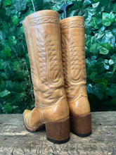 Afbeelding in Gallery-weergave laden, Super mooie vintage retro laars van Sendra maat 37