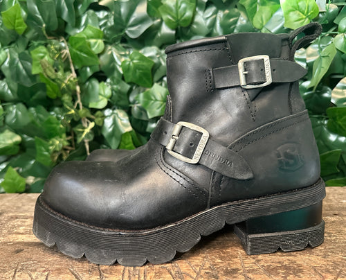 Bijna Nieuwe vintage boots van Sendra maat 43