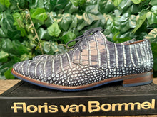 Afbeelding in Gallery-weergave laden, Bijna nieuwe veterschoen Floris van Bommel maat 46 (maat 11)